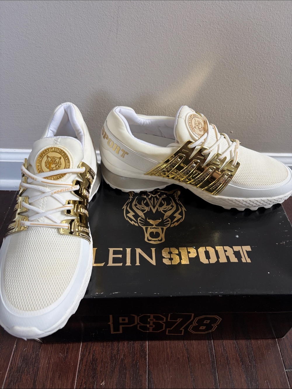 Stunning Plein Sport Women Cream and Gold Sneakers- Sz 39/ 8.5M -NEW